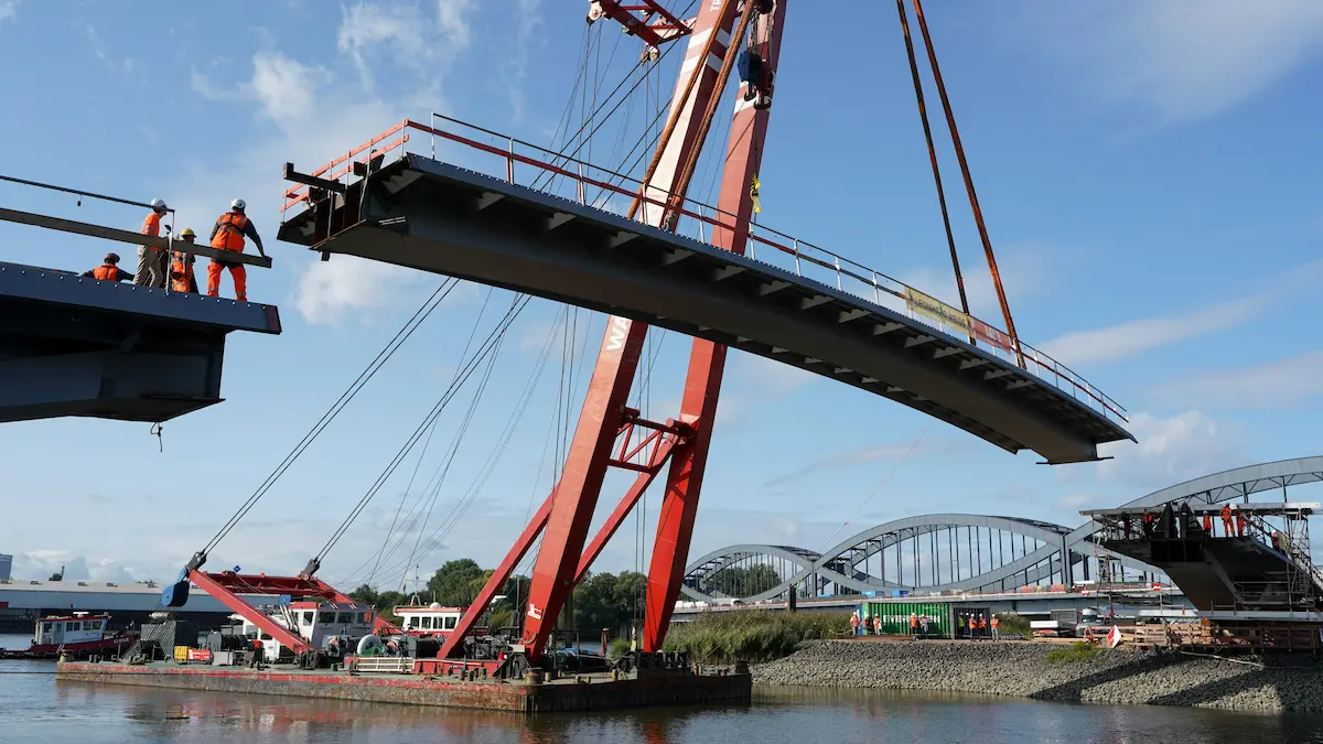 INTEREQ supplying premium Liebherr, Tadano, and Terex heavy-lift cranes, including Manitowoc and Grove solutions for complex bridge and civil engineering projects.