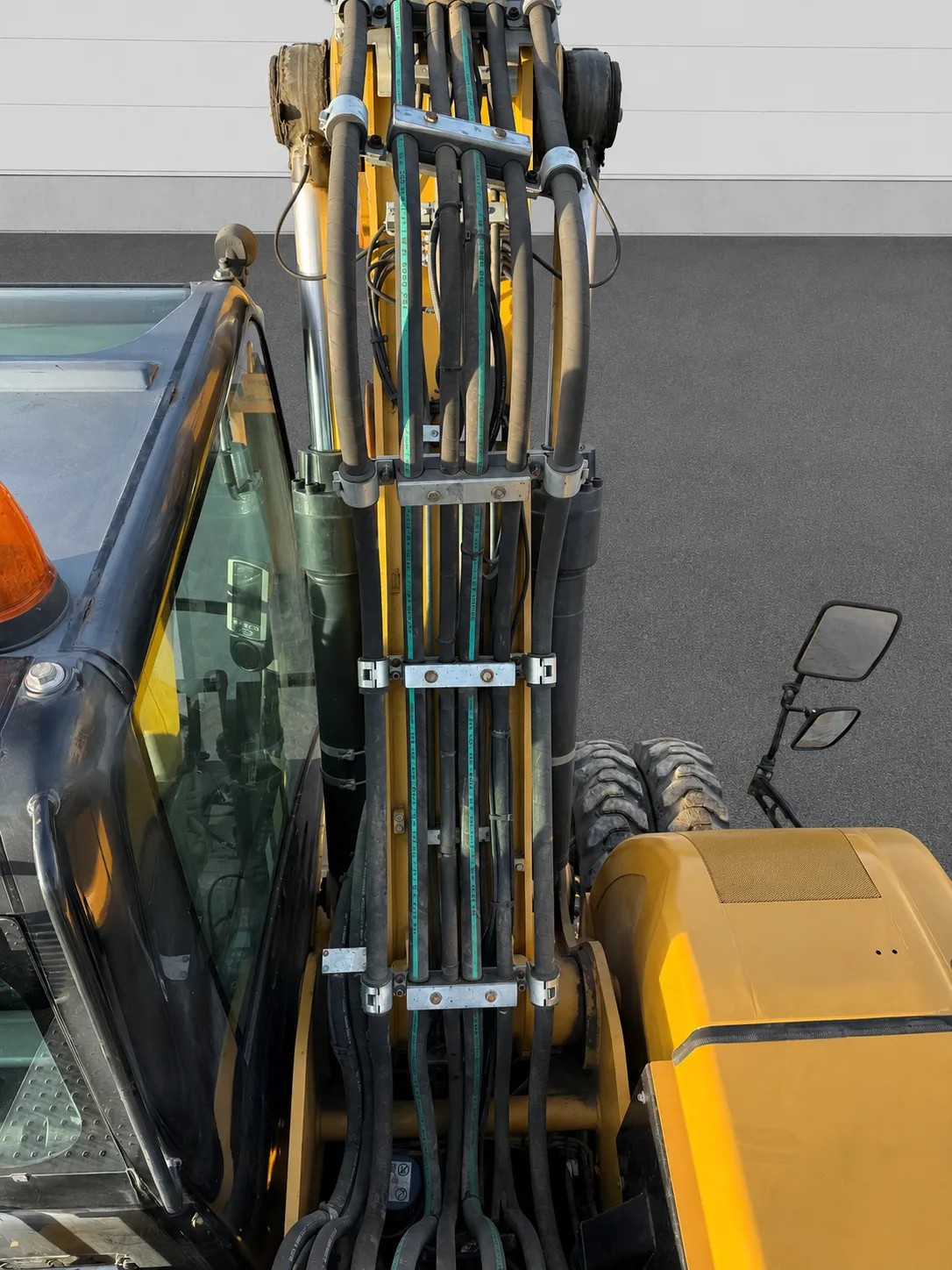 Caterpillar M318D wheeled excavator 2014 ref M-1704 product image