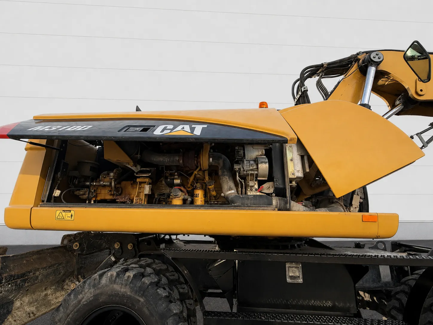Caterpillar M318D wheeled excavator 2014 ref M-1704 product image