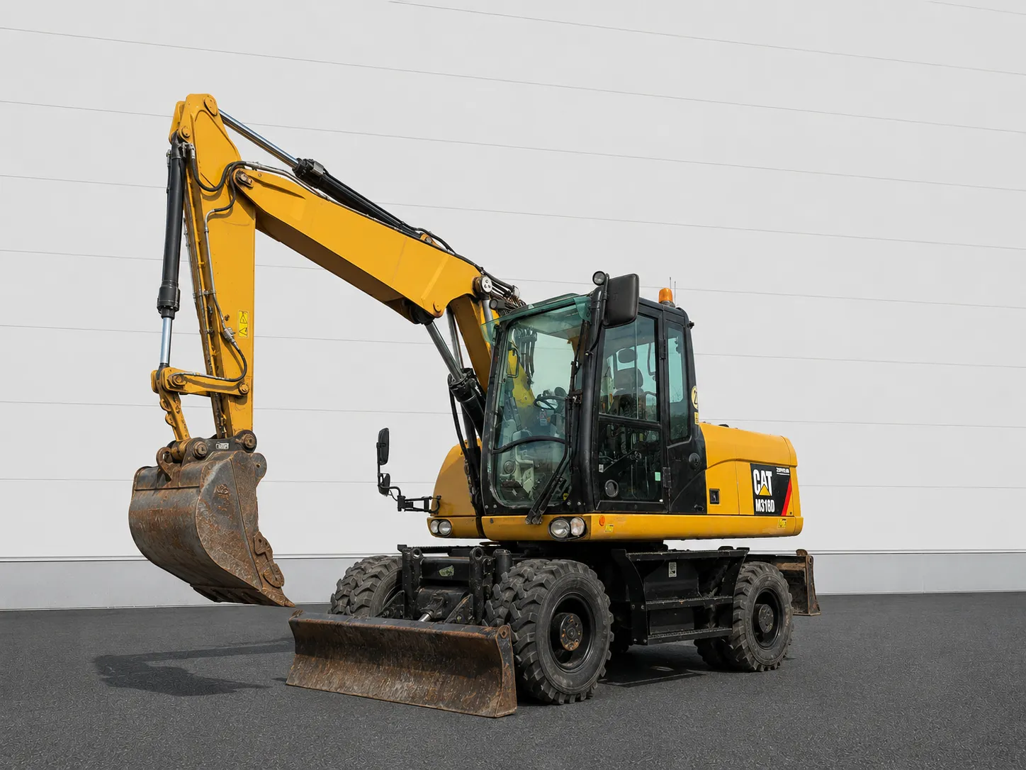 Caterpillar M318D wheeled excavator 2014 ref M-1704 product image