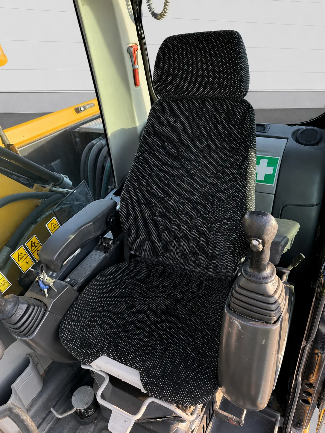 Caterpillar M318D wheeled excavator 2014 ref M-1704 product image