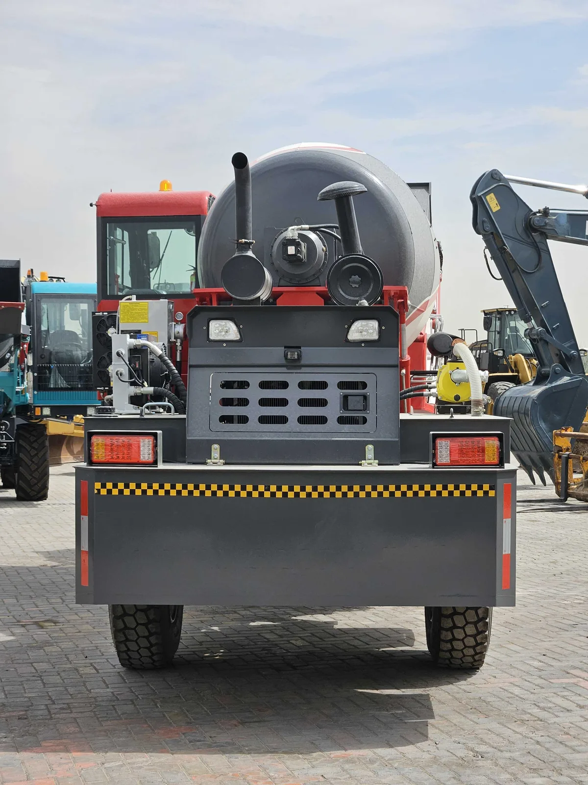 UMATE Mixer 4000 self loading concrete mixer 2025 product image