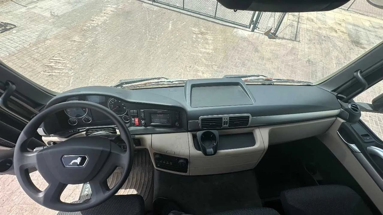 MAN TGS 33.360 truck – 2017 – 1,499 km – detail view 12