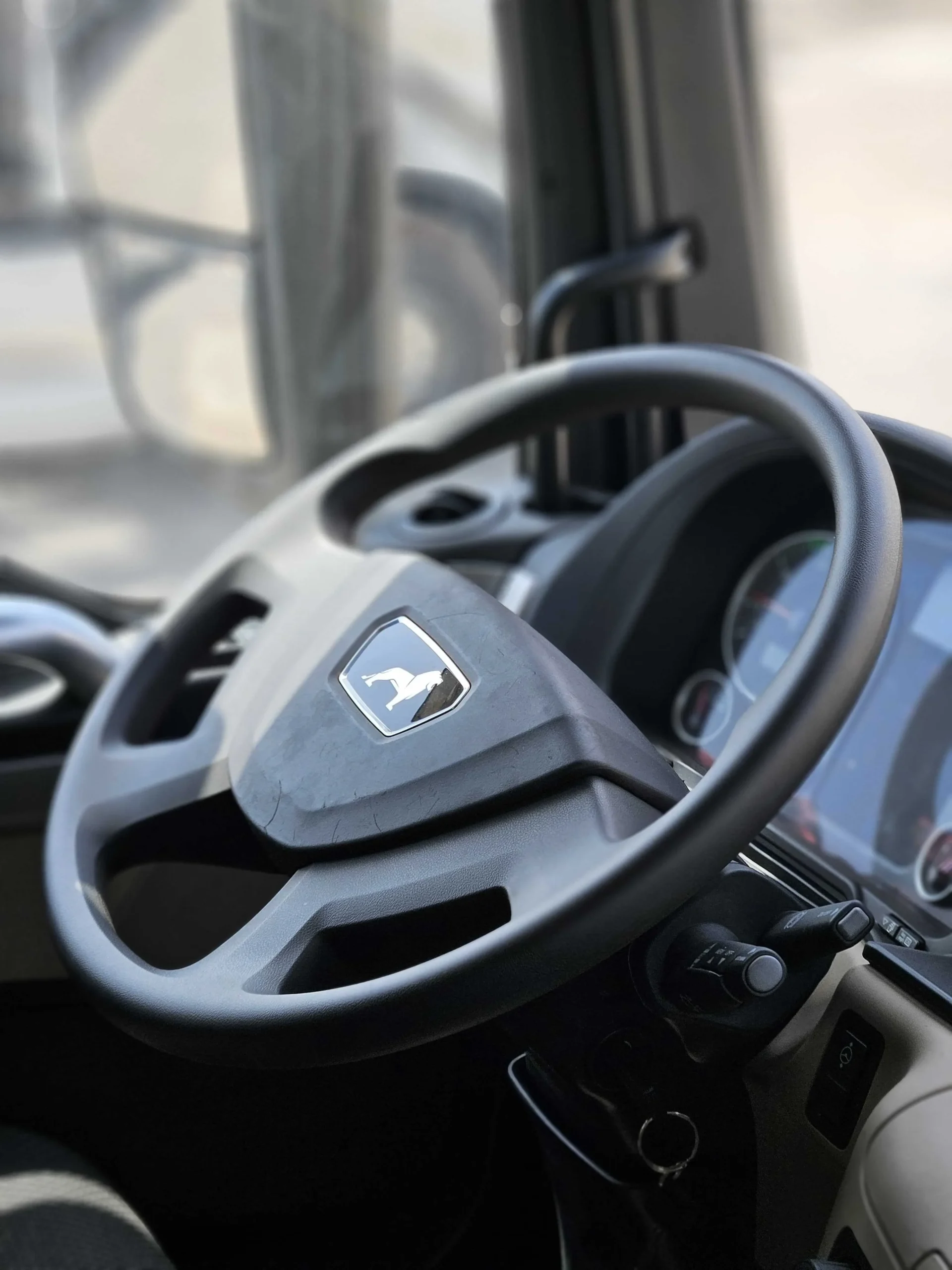 MAN TGS 33.360 truck – 2017 – 1,499 km – detail view 2