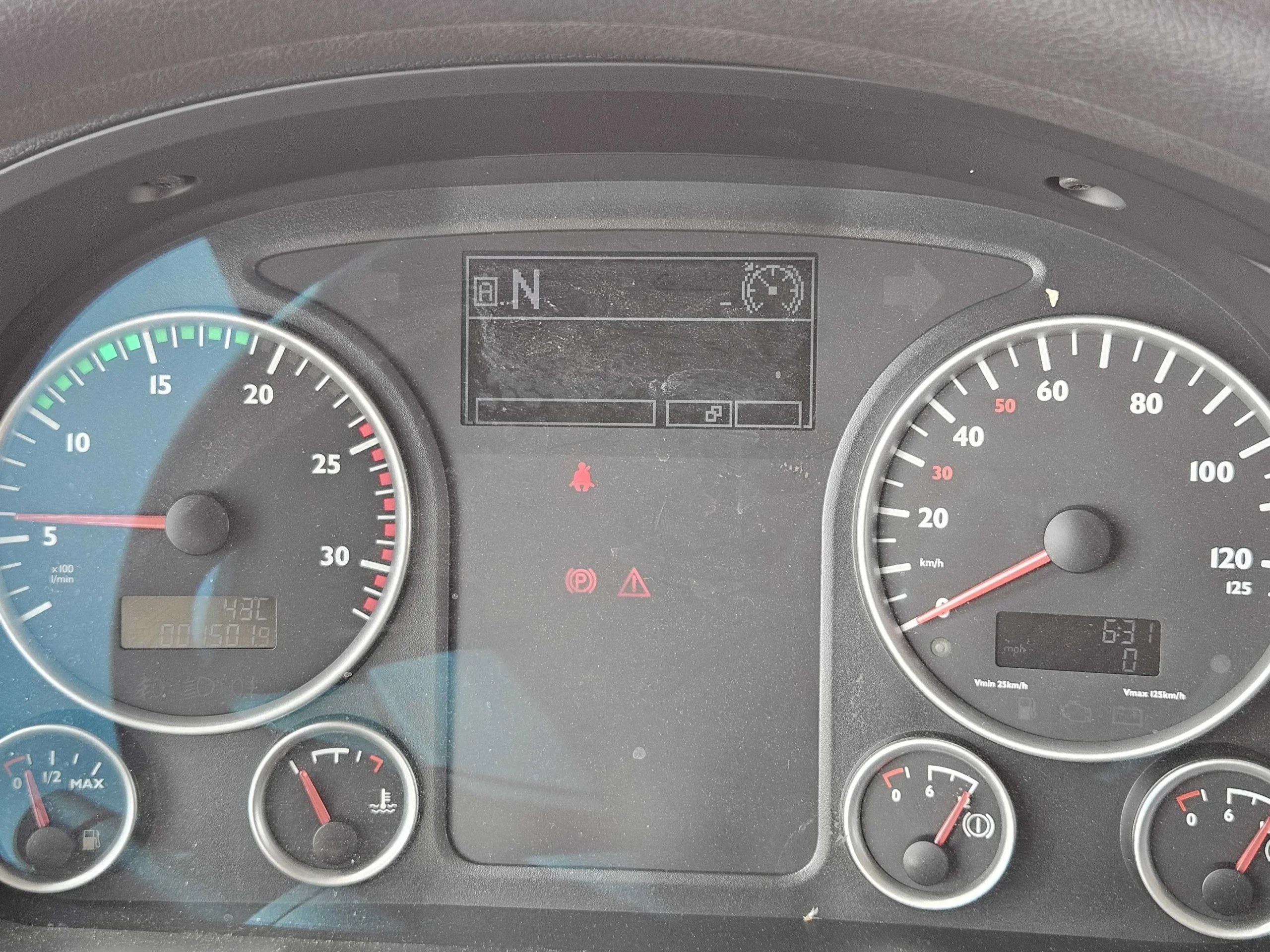 MAN TGS 33.360 truck – 2017 – 1,499 km – detail view 4