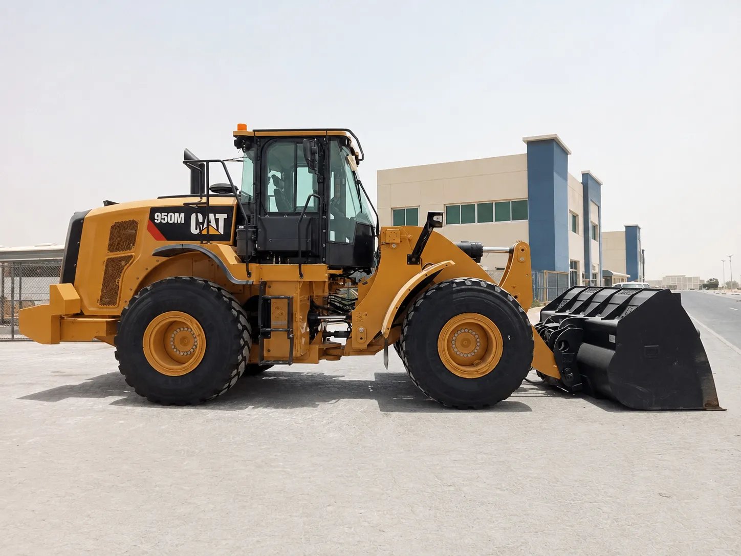 Caterpillar 950M wheel loader 2019 with 3,016 operating hours product image