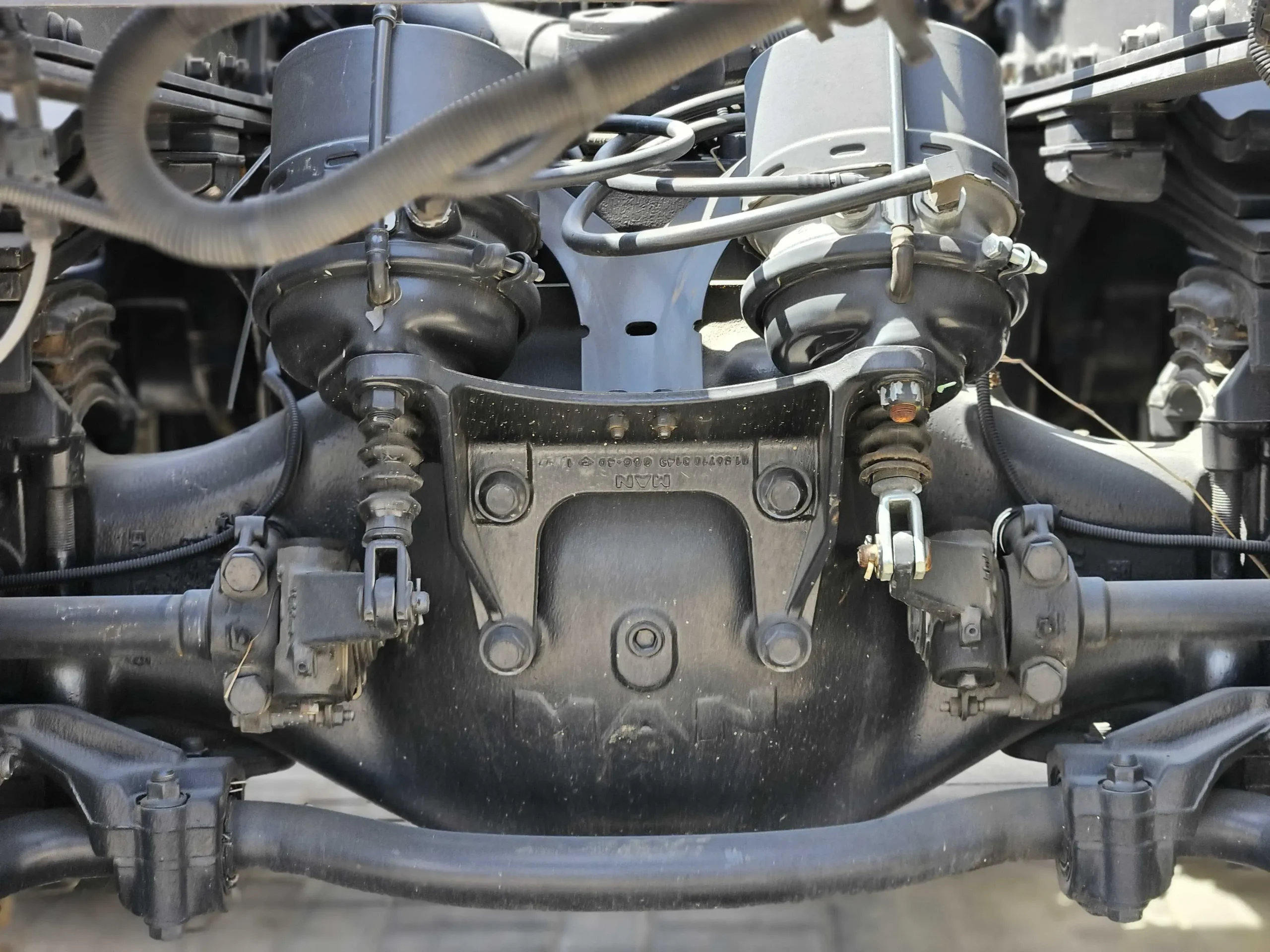 MAN TGS 33.360 tractor unit 2017 product image