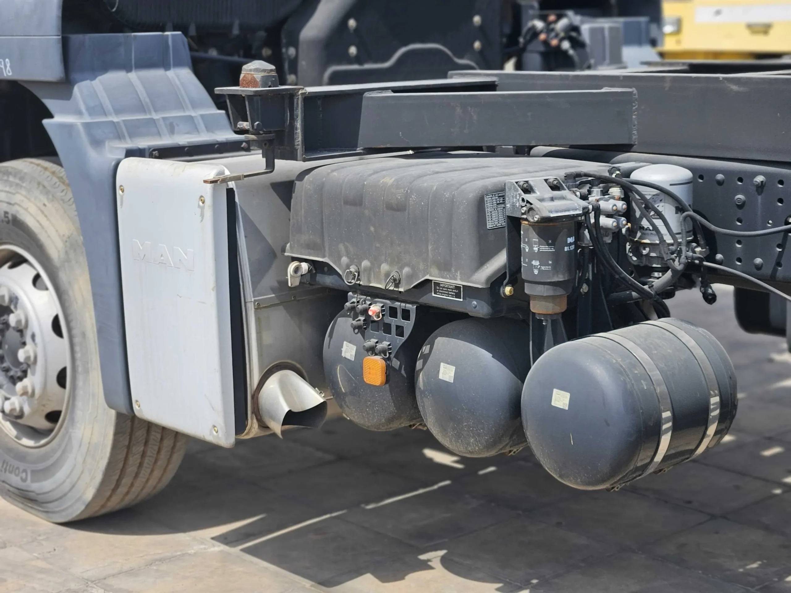 MAN TGS 33.360 tractor unit 2017 product image