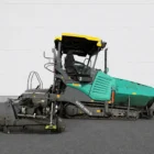 Voegele Super 1900-3i asphalt paver side profile with screed