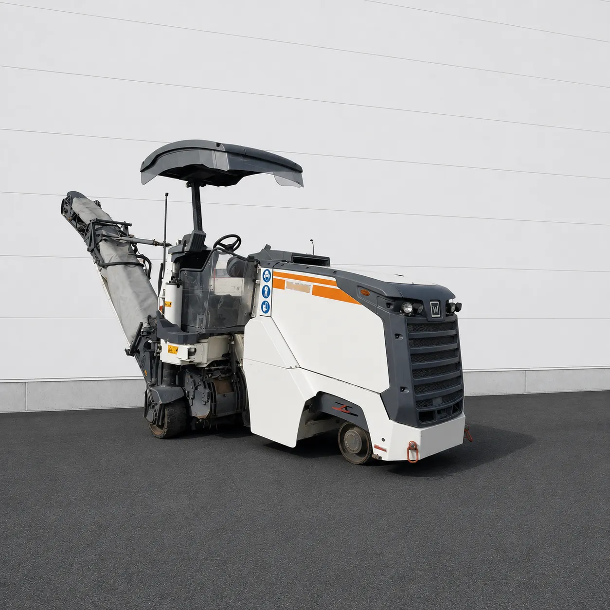 Wirtgen W 50 Ri cold milling machine front three-quarter view