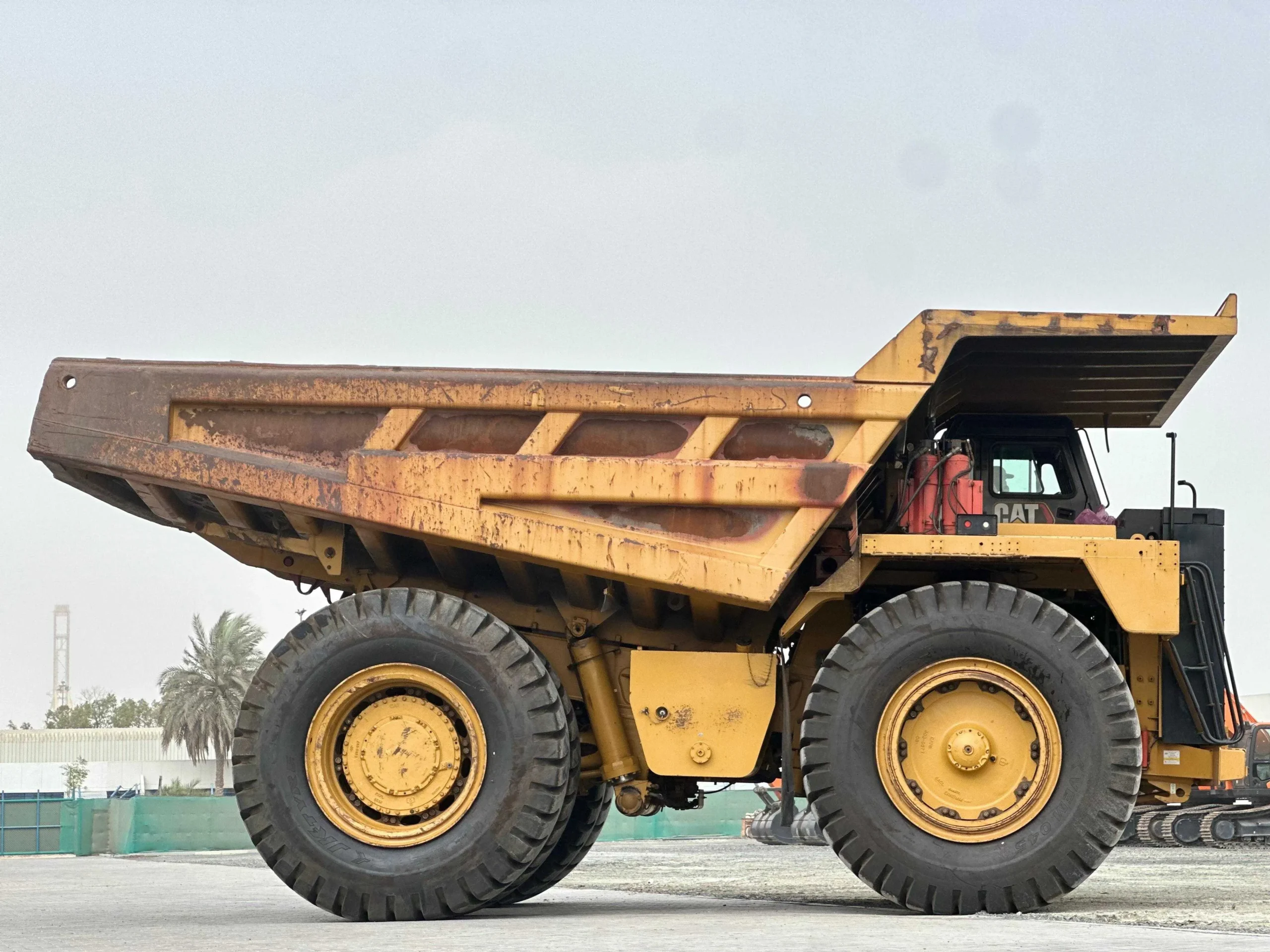 Caterpillar 777E Dump Truck 2022 Ref H-2059 Caterpillar 777E dump truck H-2059 2022 with 10990 working hours and 65000 kg operating weight