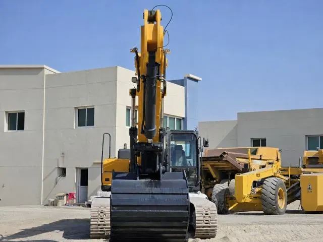 Hyundai R500LC-7 crawler excavator 2017 ref H-2028 product image